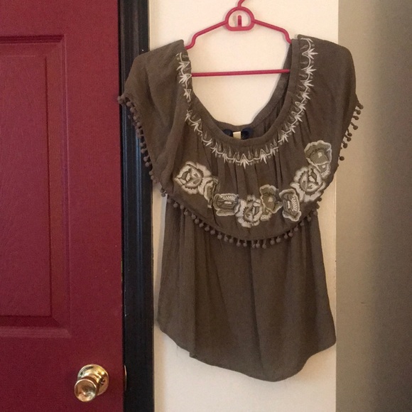 Francesca's Collections Tops - olive green blouse Francesca's Collections Tops - olive green blouse